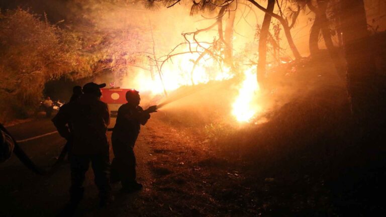 Alertan a habitantes de Ocuilan por posible desalojo debido al incendio forestal