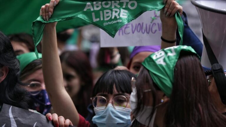 Acusaciones de negligencia tras la denegación de aborto a niña víctima de violencia en Jalisco