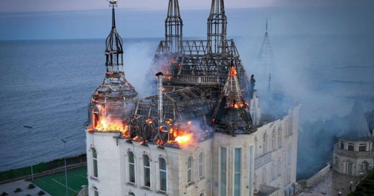 Castillo de Harry Potter en Odesa es impactado por un misil, 30 personas perdieron la vida
