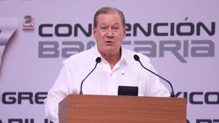 Banqueros advierten a próxima Presidencia “Sin consolidación fiscal se perdería grado de inversión”