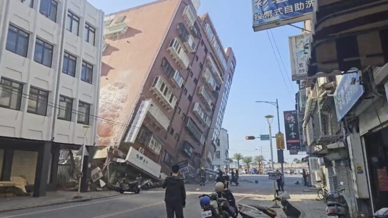 Se registran una serie de sismos en Taiwán, provocan el derrumbe de siete edificios 