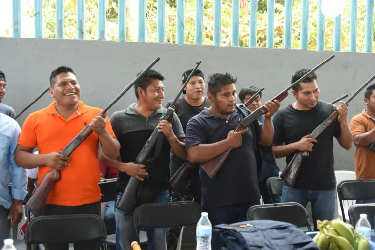 Civiles se arman en Guerrero, instalan «Sistema de Justicia y Seguridad Indígena»