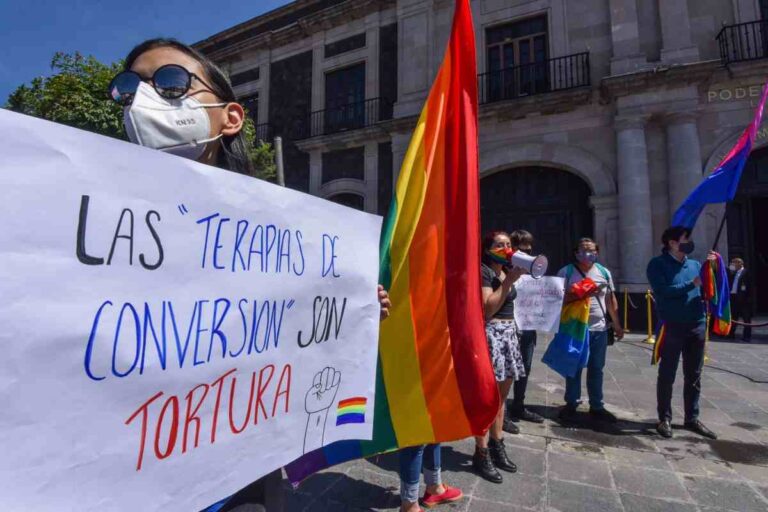 Penas de cárcel a quien realice terapias de conversión