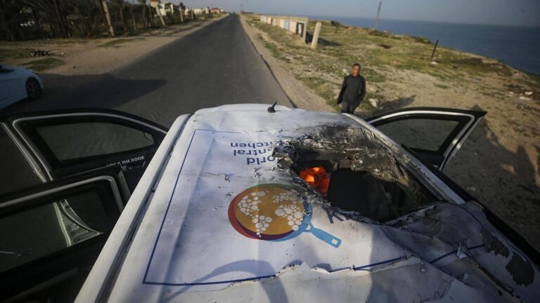Barcos con ayuda humanitaria abandonan Gaza tras ataque a World Central Kitchen