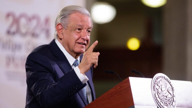 «Es un acto vil de politiquería» AMLO