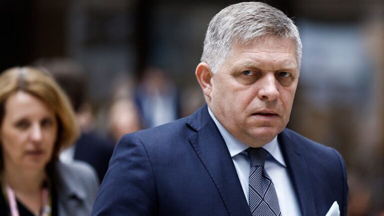 Se registra atentado en contra del primer ministro de Eslovaquia, Robert Fico