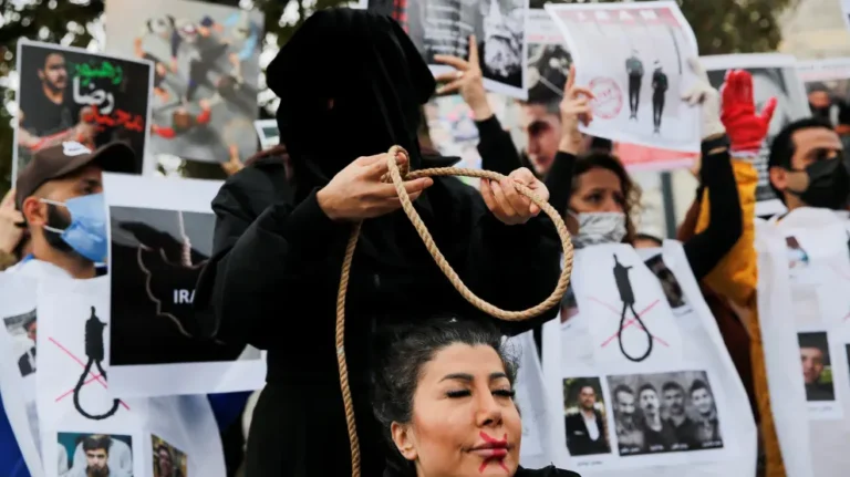 Advierten aumento de ejecuciones femeninas en Irán, condenaron a dos mujeres más a la horca