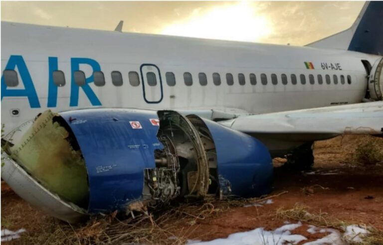 Avión se sale de la pista en Senegal, hay 10 heridos (video)