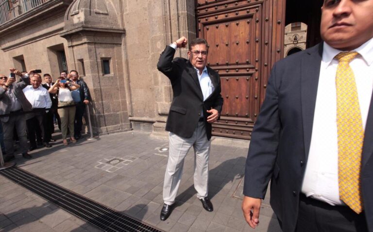Califica SNTE de «muy aceptable» el aumento salarial que anunció AMLO hoy para los maestros