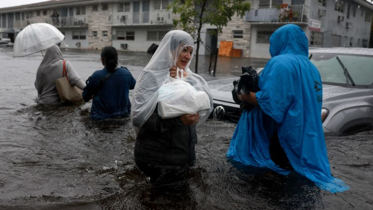 Fuertes lluvias en Florida causan severas inundaciones
