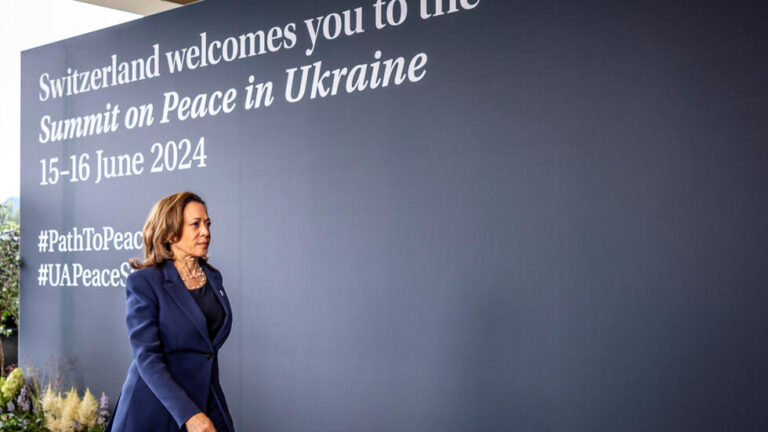 EE.UU. asegura que Putin no ofrece negociaciones de paz a Ucrania, sino una rendición