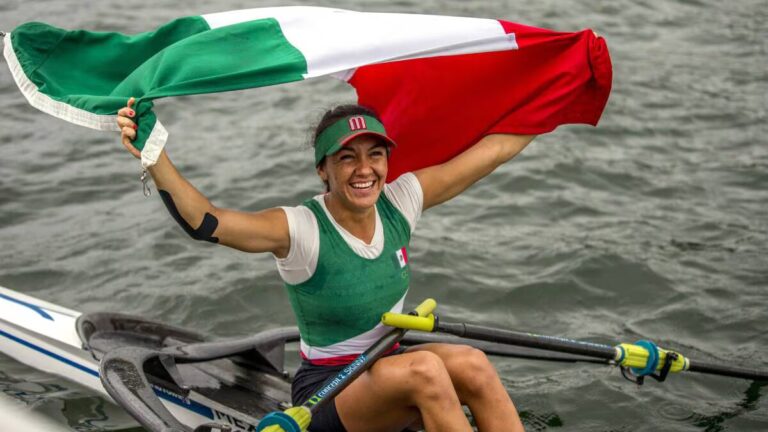 Kenia Lechuga se clasifica a cuartos de final en Remo