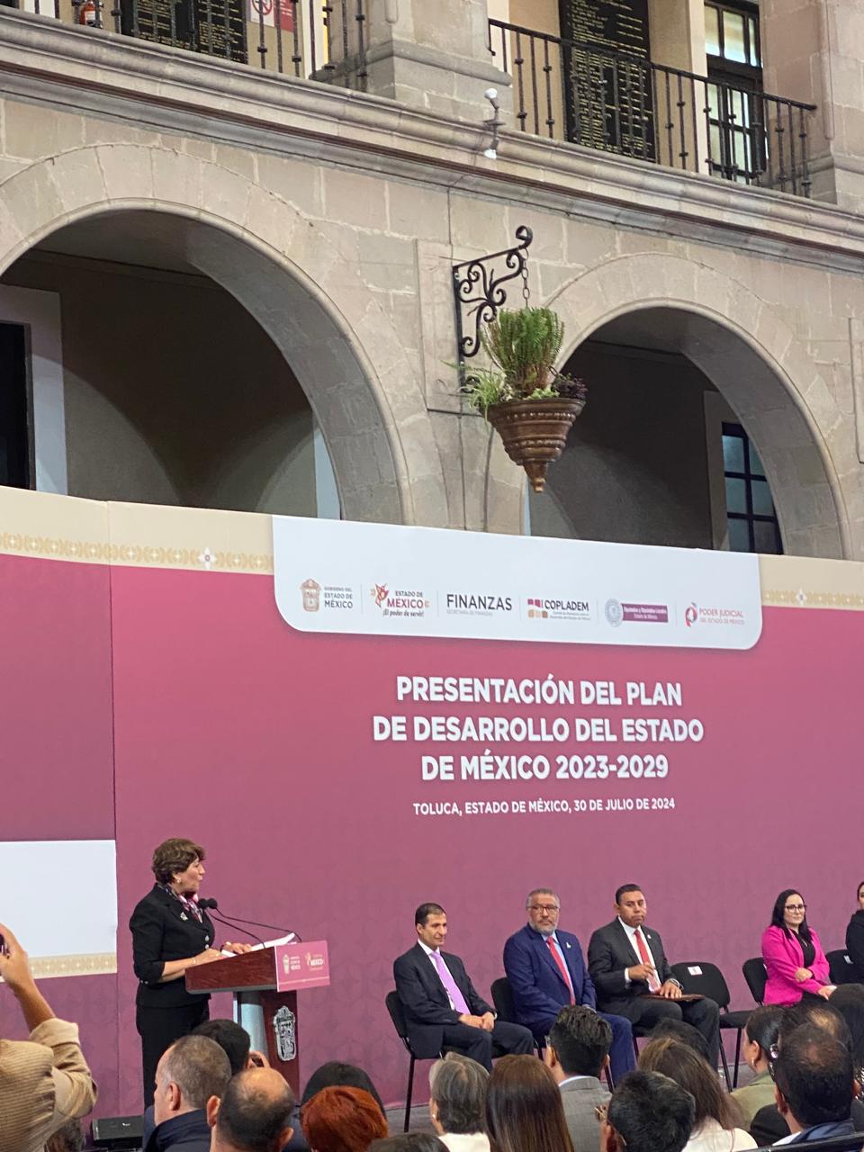 Gobernadora presenta Plan de Desarrollo del EdoMéx 2023-2029