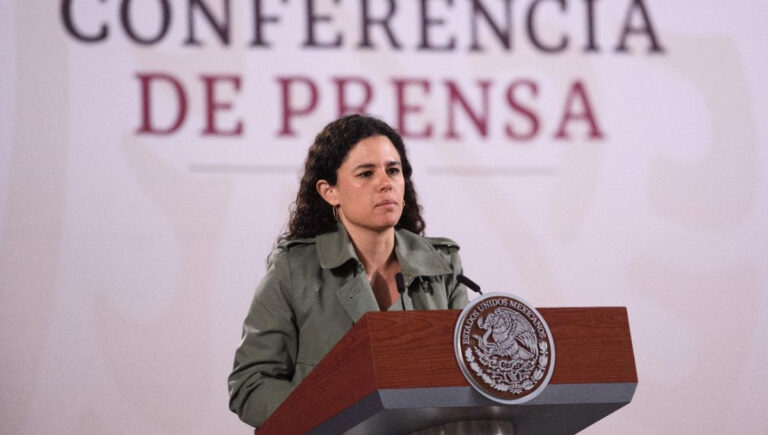 Luisa María Alcalde defiende, de nuevo, mayoría de Morena en el Congreso, critica «hipocresía» de oposición