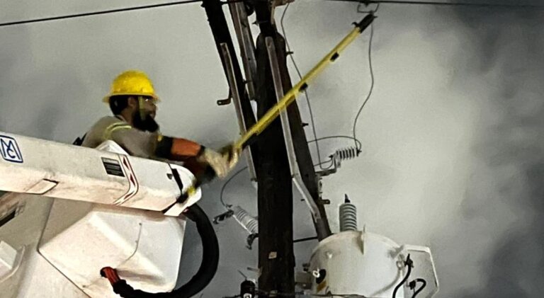 CFE restableció suministro eléctrico a usuarios afectados por tormenta “Chris”