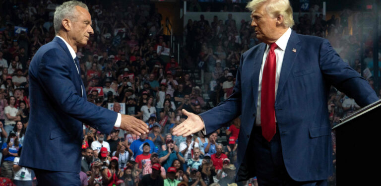 Trump incluye a Robert F. Kennedy Jr. en su equipo de transición presidencial