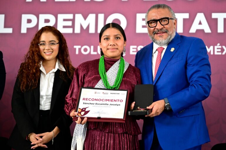 Reconocen a jóvenes mexiquenses con el Premio Estatal de la Juventud 2024