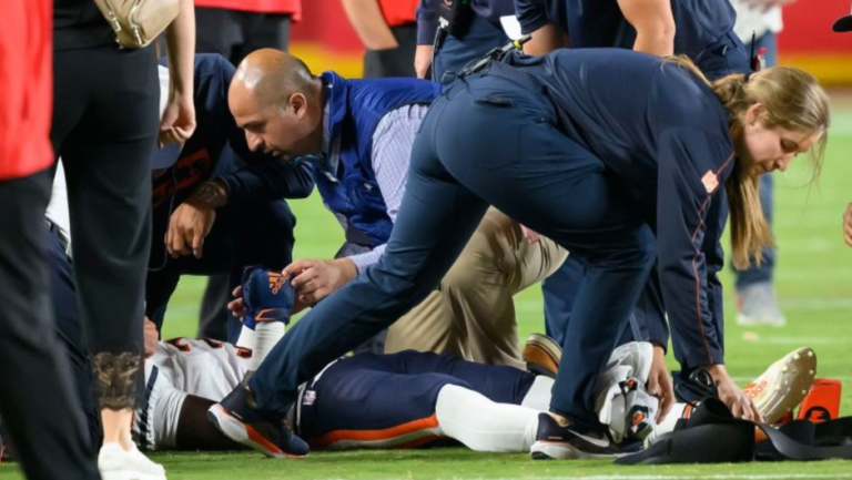 Defensivo de los Chicago Bears, Douglas Coleman III, hospitalizado tras lesión en juego de pretemporada