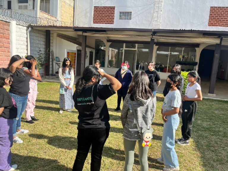 Gobierno de Delfina Gómez Álvarez impulsa salud emocional de jóvenes de escasos recursos con pláticas informativas
