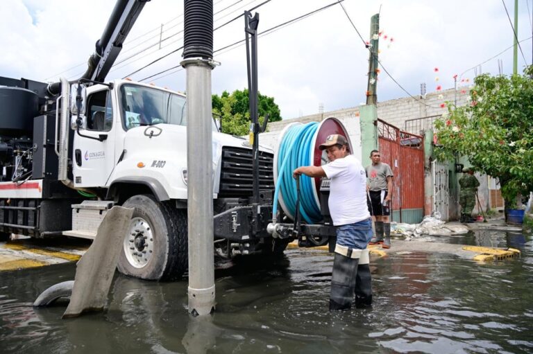 Refuerzan apoyos para pobladores de Chalco tras inundaciones