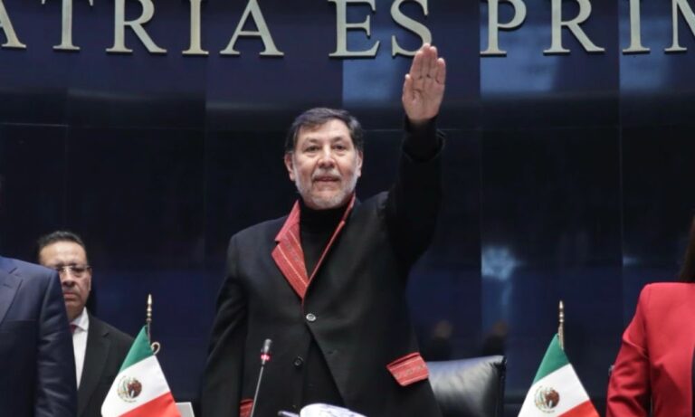 «Los plebeyos tomamos la patria» Noroña rinde protesta como presidente del Senado 