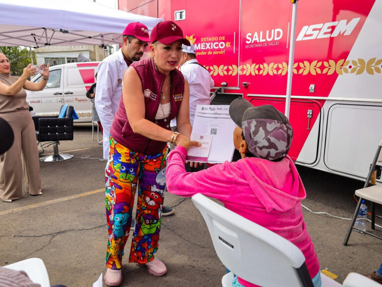 Instala Gobernadora Delfina Gómez Álvarez Caravana de Salud por el Bienestar de Chalco