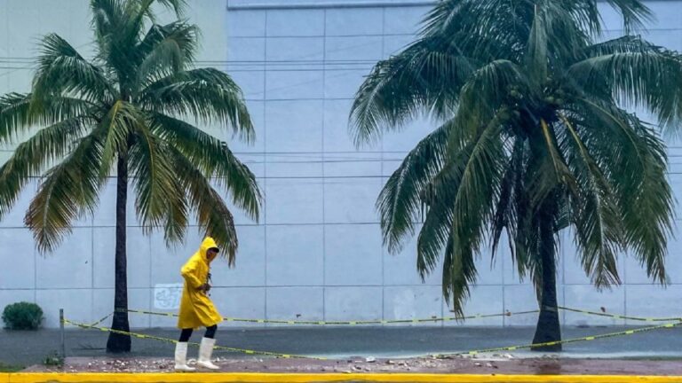 Yucatán en alerta, “Helene” se intensifica a huracán categoría 2
