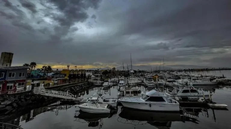 Depresión tropical Diez-E podría convertirse en tormenta John frente a las costas de Guerrero y Oaxaca