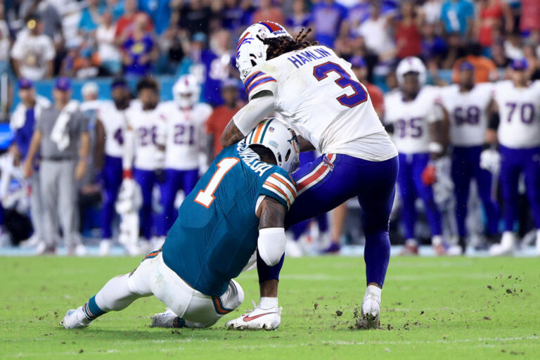 Tua Tagovailoa sufre conmoción cerebral en derrota de los Dolphins ante Buffalo Bills