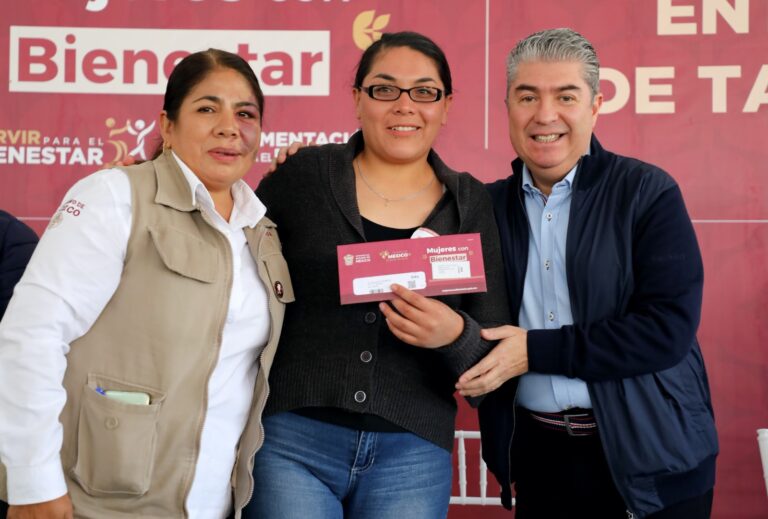 Edoméx entrega más de mil 700 tarjetas de Mujeres con Bienestar en Texcoco