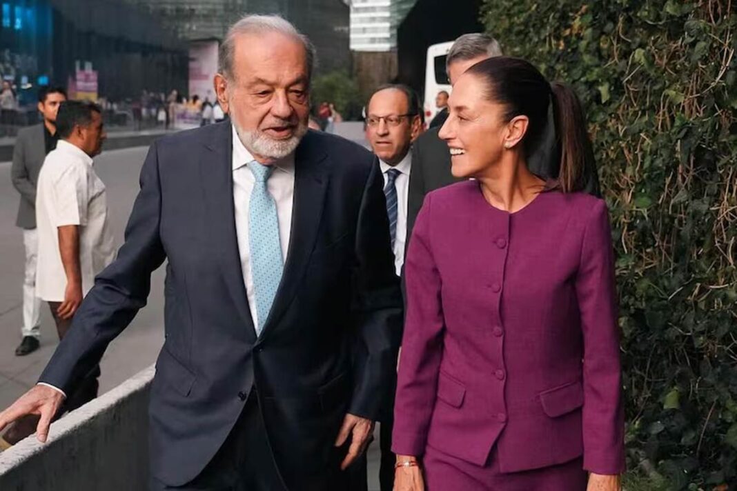 Sheinbaum recibe en Palacio Nacional a Carlos Slim