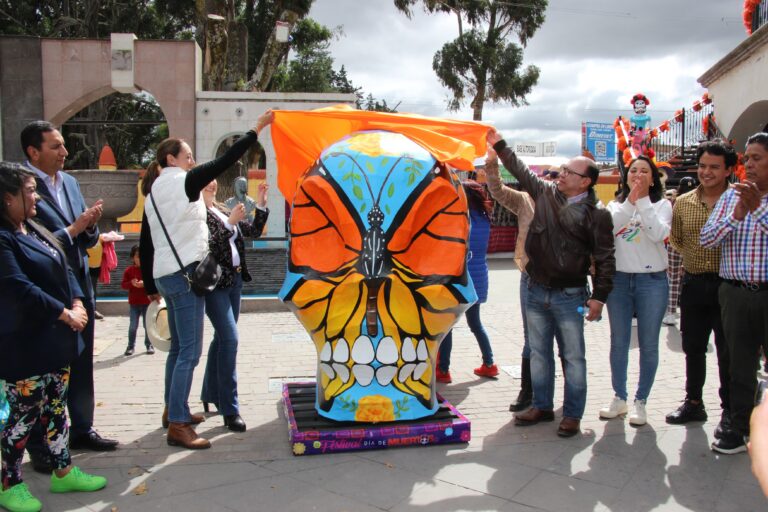 Inaugura Zinacantepec Feria del Alfeñique y Festival del Dia de Muertos