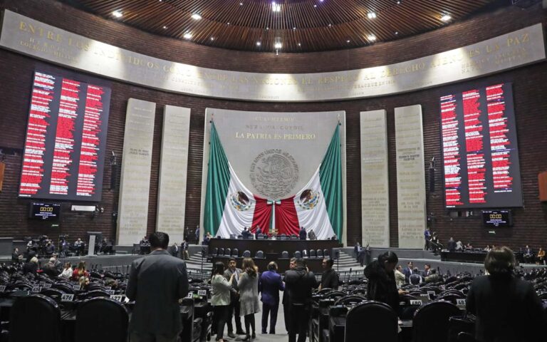Diputados de Morena presentan 20 iniciativas de reformas constitucionales y legales