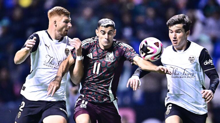 México decepciona al empatar 2-2 ante Valencia mermado en Puebla
