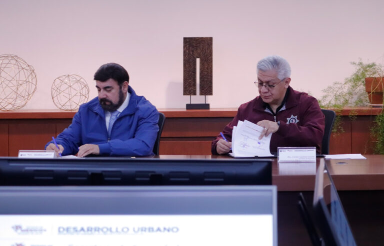 Firman Secretarios de Seguridad y de Desarrollo en el EdoMéx convenio de mejora en obra pública