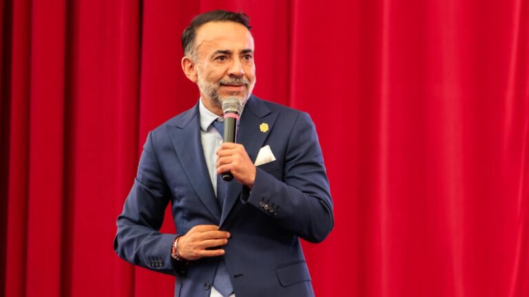 El alcalde de Metepec Fernando Flores Fernández listo para su tercer informe de labores