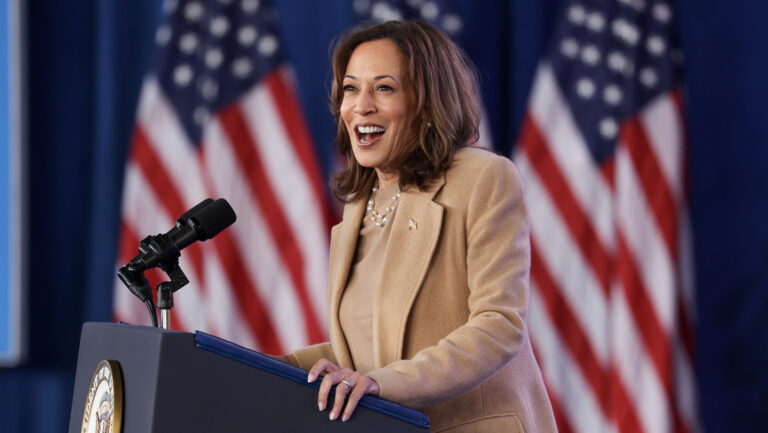 Harris toma ventaja sobre Trump en Iowa, un bastión republicano