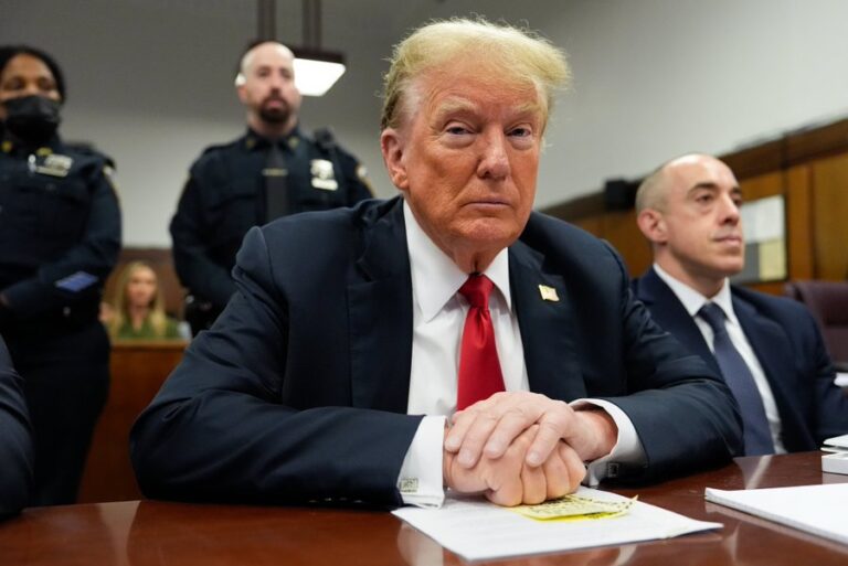 Juez determinará hoy futuro legal de Trump por pago a Stormy Daniels