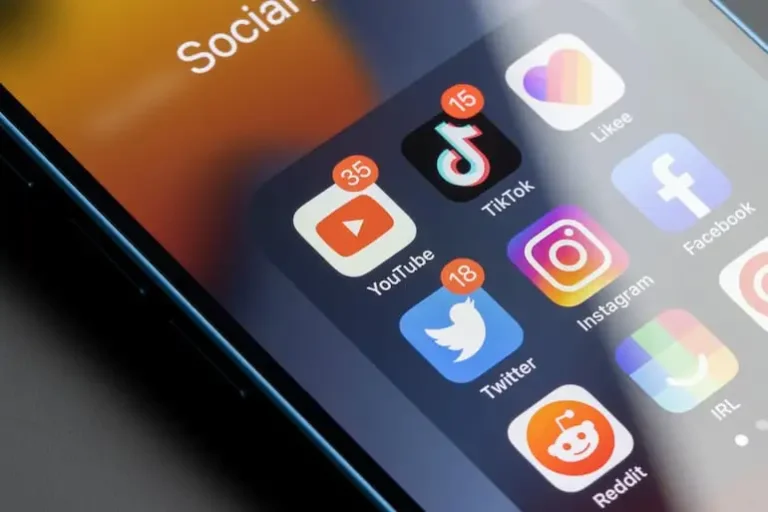 Australia prohibirá el acceso de menores de 16 años a redes sociales para proteger su bienestar