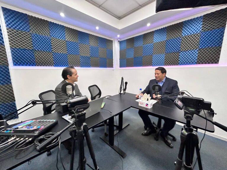 UTVT lidera en igualdad laboral y anuncia carrera ferroviaria pionera en el Estado de México