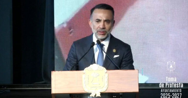 En Metepec, Fernando Flores asume presidencia municipal para segundo periodo