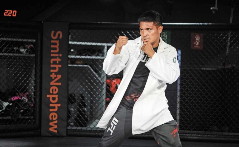 David Martínez, el médico peleador, listo para su debut en UFC