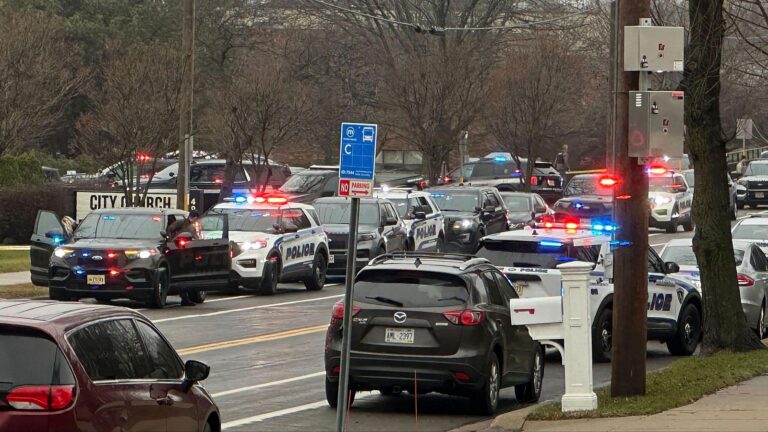 Tiroteo en escuela de Wisconsin deja tres muertos y varios heridos