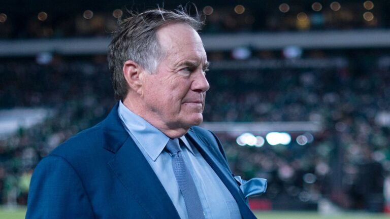 Bill Belichick consideraría dirigir en el fútbol colegial tras su histórica etapa en la NFL