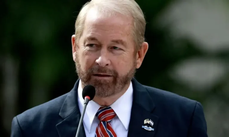 Ex agente de la CIA, nuevo embajador de EE.UU. en México