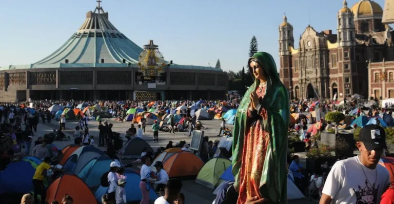 Millones de peregrinos inundan la Basílica en el Día de la Virgen de Guadalupe