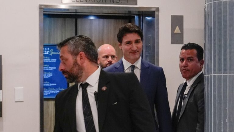 «Bromea» Trump con Trudeau; que Canadá se sume como la entidad 51 de Estados Unidos