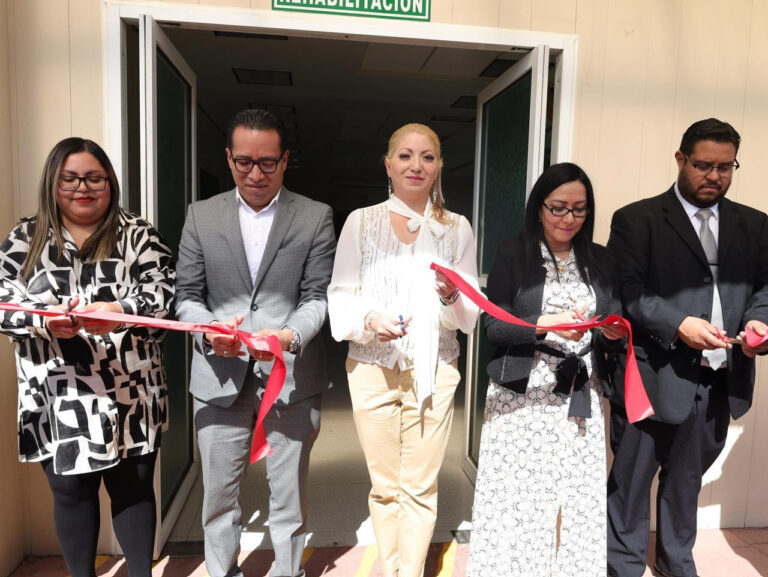 Inaugura Secretaría de Salud área de rehabilitación para personas con discapacidad en Metepec