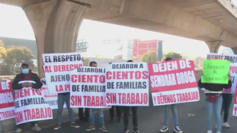 Exigen que regresen las chelerías, bloquean vialidades contra Operativo Atarraya