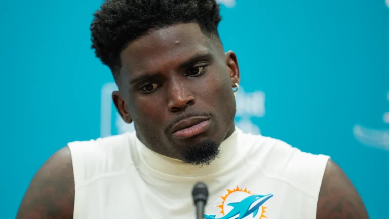 Tyreek Hill abre la puerta a su salida de Miami tras una decepcionante temporada